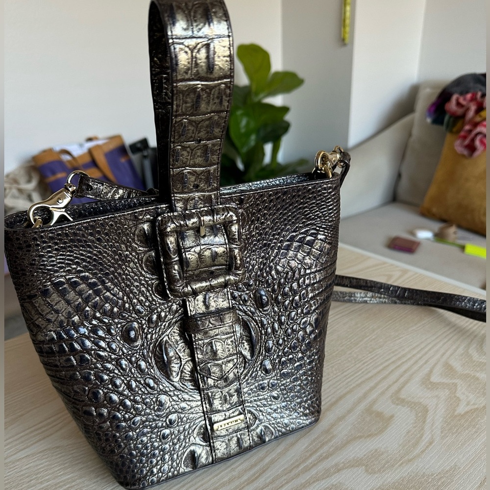 Brahmin bucket crossbody bag